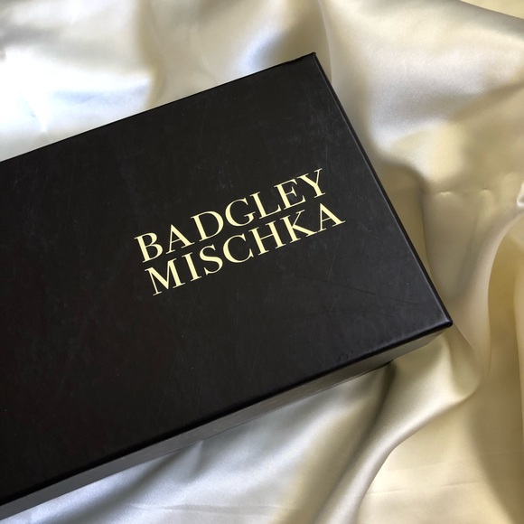 Badgley Mischka Silver Metallic Kitten Heeled Pumps - Picture 5 of 16